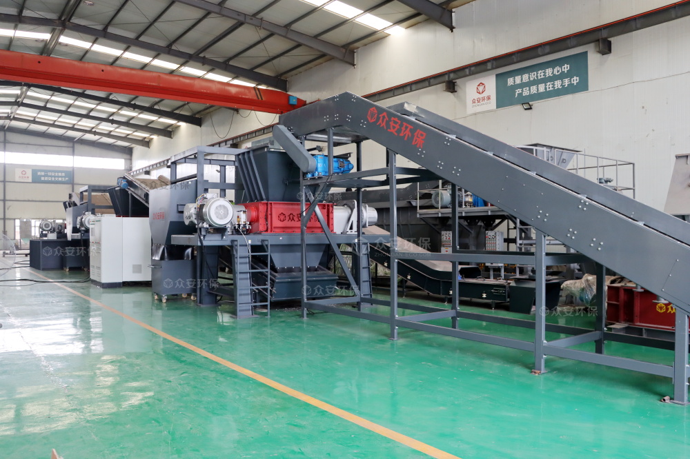 東南亞日產100噸生活垃圾RDF三級破碎裝備發(fā)貨